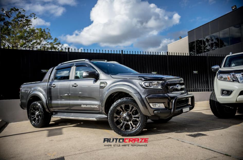 FORD-RANGER-VAPOR-BLACK-MACHINED-WITH-DARK-TINT